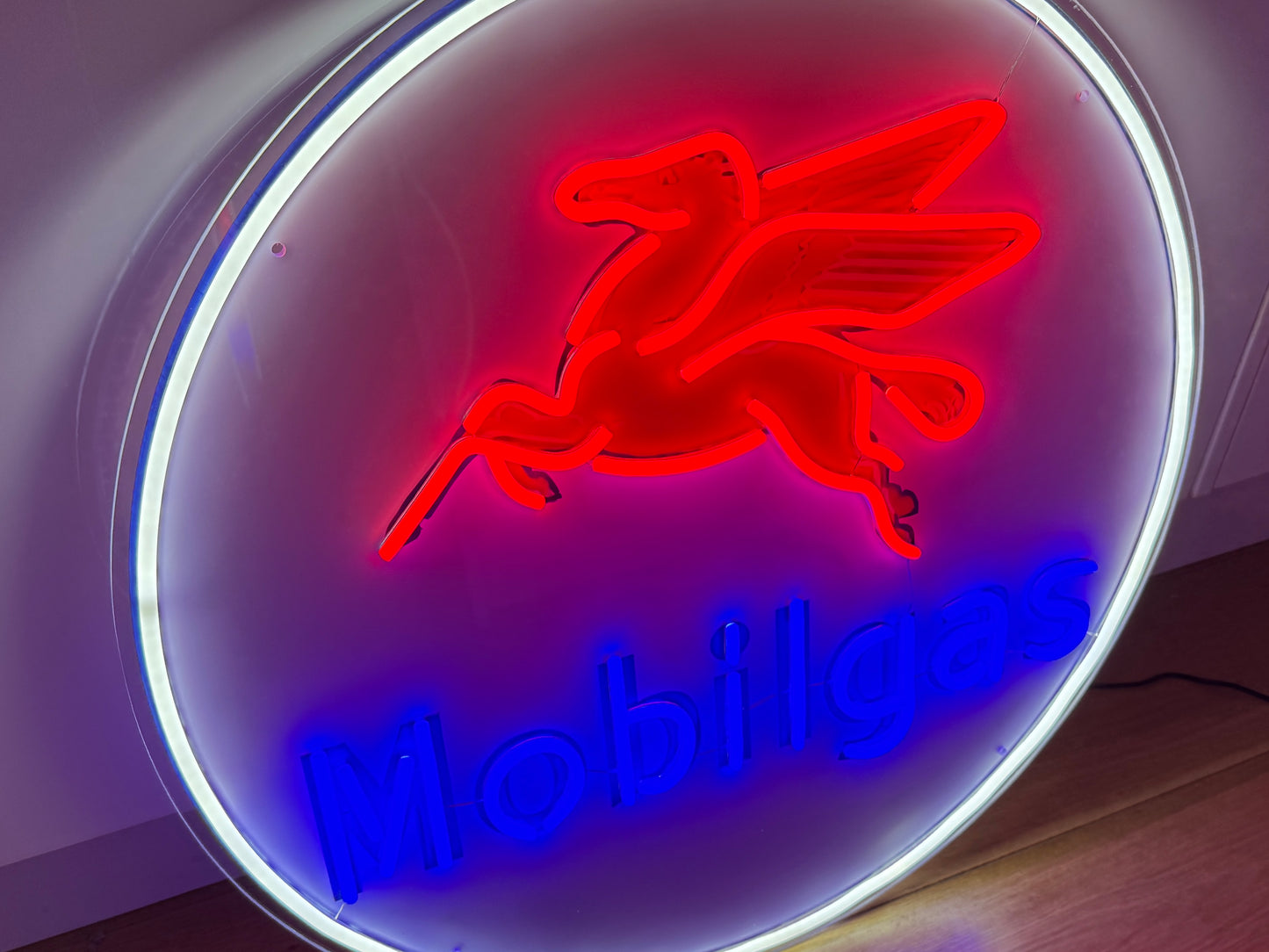 Mobil Mobilgas Neon Sign