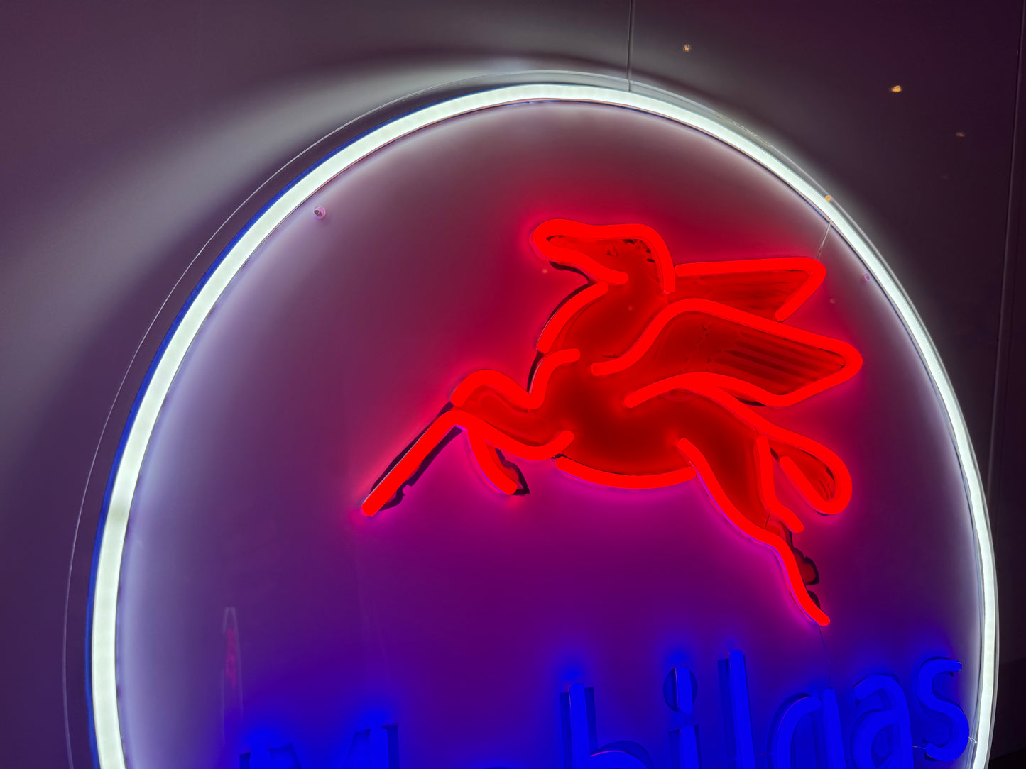 Mobil Mobilgas Neon Sign