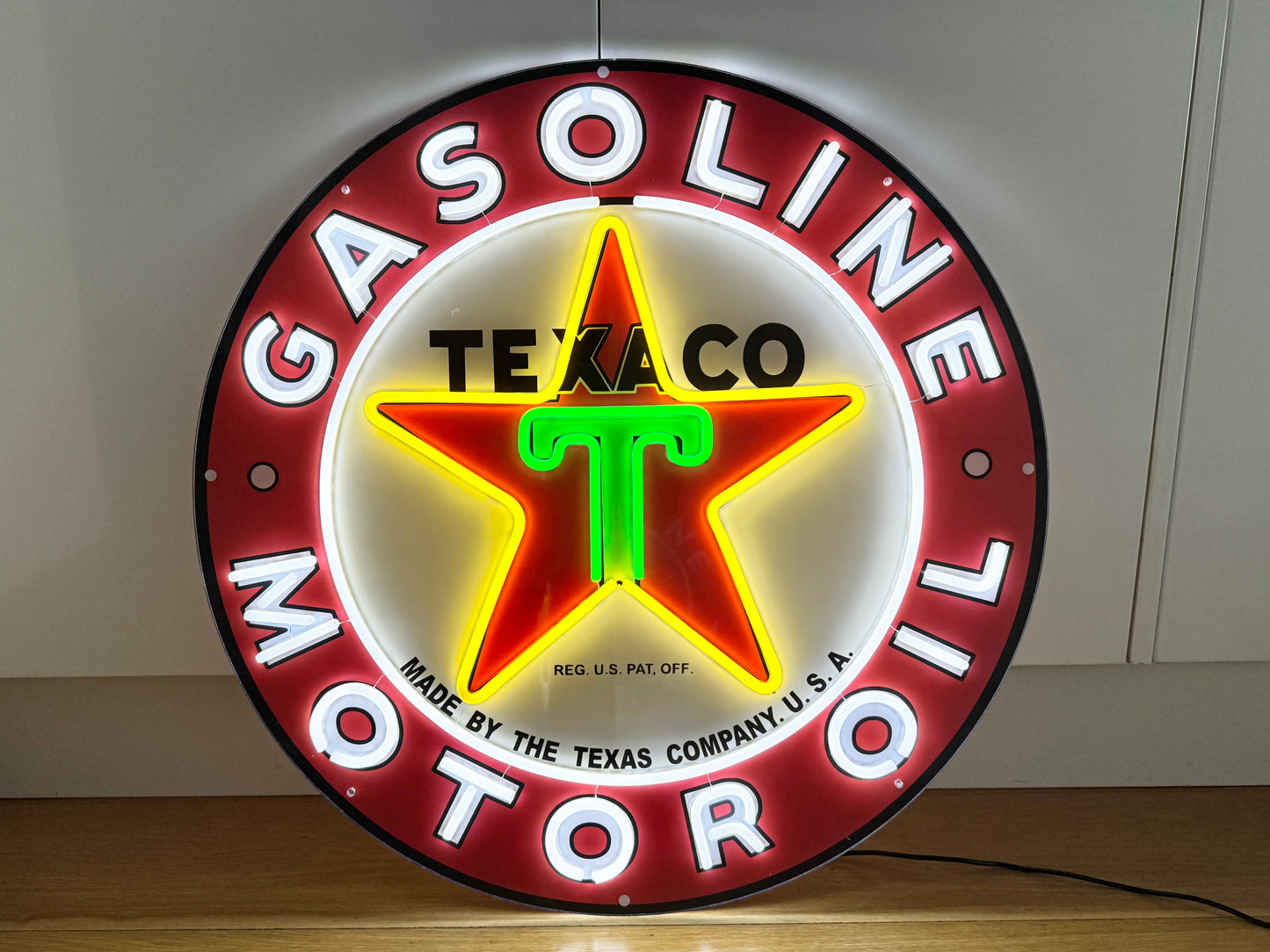 Texaco Gasoline Motor Oil Neon Sign – Classic Illuminated Wall Sign