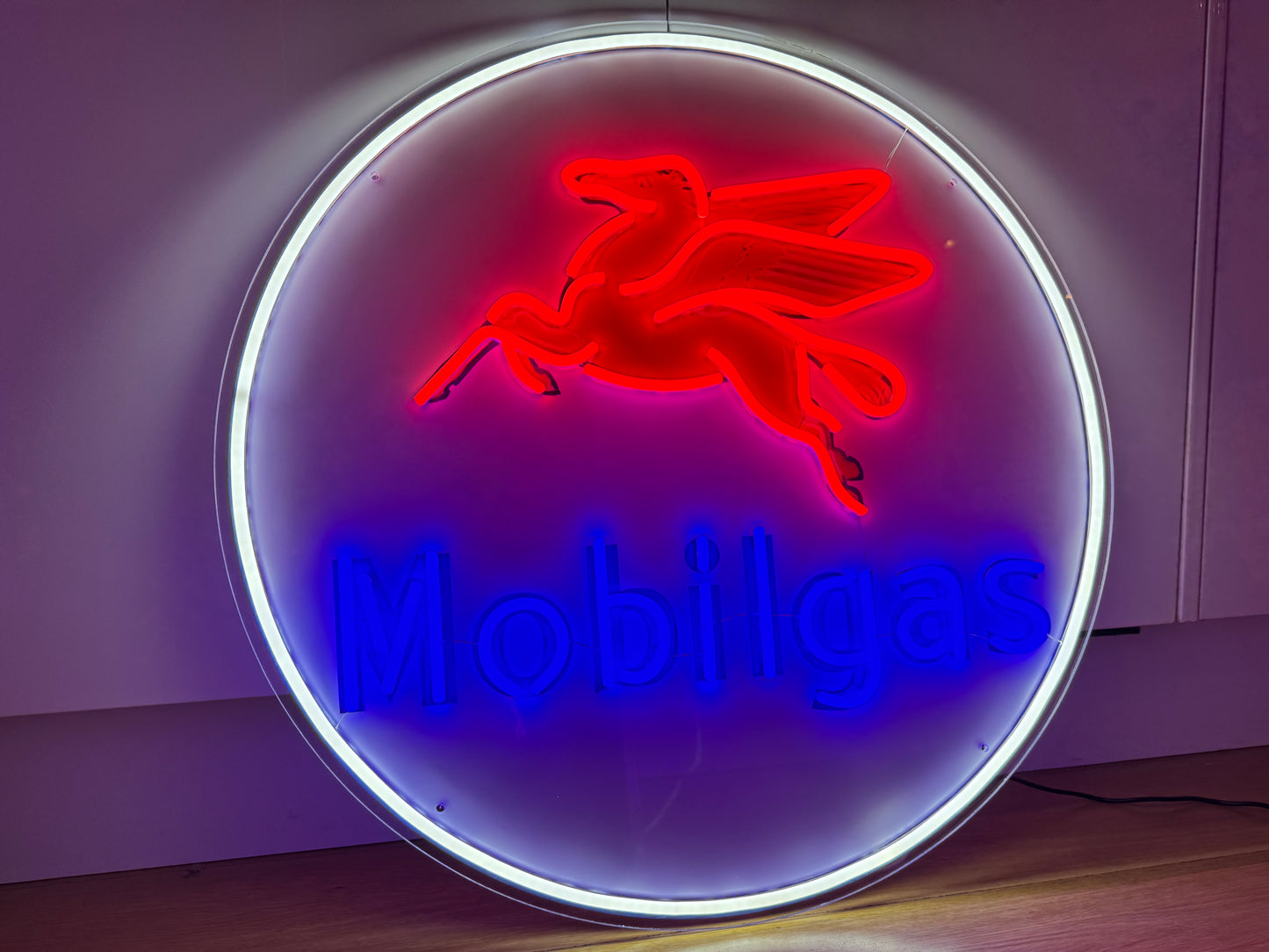 Mobil Mobilgas Neon Sign