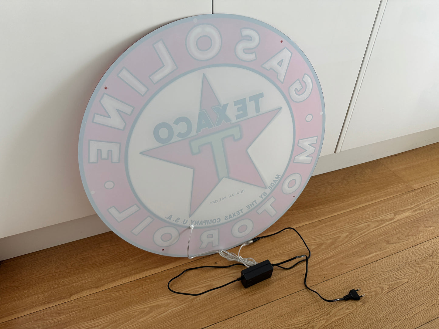 Texaco Gasoline Motor Oil Neon Sign – Classic Illuminated Wall Sign
