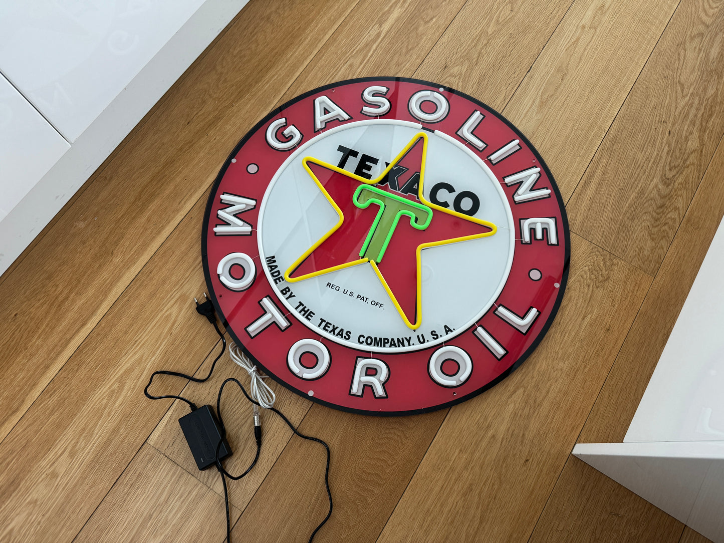 Texaco Gasoline Motor Oil Neon Sign – Classic Illuminated Wall Sign